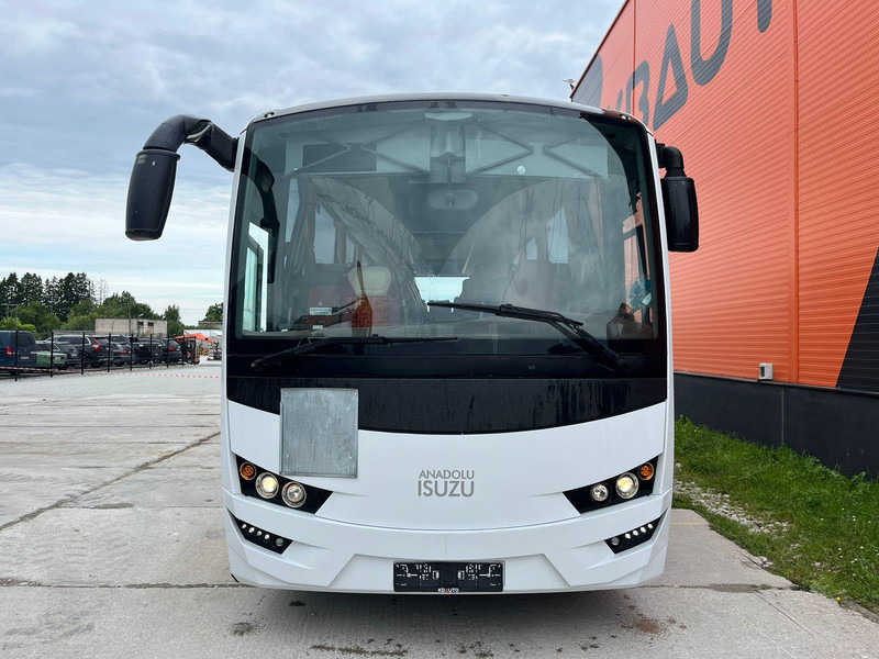 Isuzu Visigo 4x2 EURO 6 / 41 SEATS / AC - Távolsági busz: 2 kép. Isuzu Visigo 4x2 EURO 6 / 41 SEATS / AC - Távolsági busz: 2 kép.