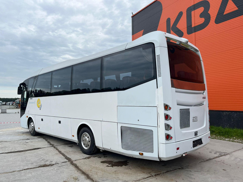 Isuzu Visigo 4x2 EURO 6 / 41 SEATS / AC - Távolsági busz: 5 kép. Isuzu Visigo 4x2 EURO 6 / 41 SEATS / AC - Távolsági busz: 5 kép.