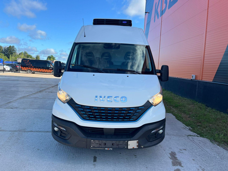 Iveco Daily 35S14N XARIOS 350 / BOX L=3387 mm - Hűtős kisteherautó: 2 kép. Iveco Daily 35S14N XARIOS 350 / BOX L=3387 mm - Hűtős kisteherautó: 2 kép.