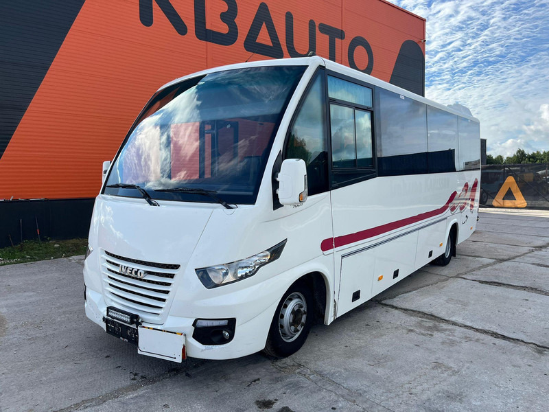 Iveco Daily Rapido 4x2 AC / WEBASTO / 30 SEATS - Minibusz, Kisbusz: 3 kép. Iveco Daily Rapido 4x2 AC / WEBASTO / 30 SEATS - Minibusz, Kisbusz: 3 kép.