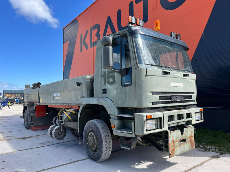 Iveco Fresia F 2000 4x4 SNOW PLOW / BROOM / BLOWER - Utcaseprő gép: 4 kép. Iveco Fresia F 2000 4x4 SNOW PLOW / BROOM / BLOWER - Utcaseprő gép: 4 kép.