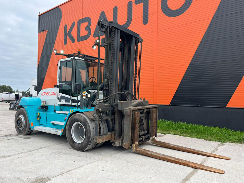 KONECRANES MV 12-1200 C RATED CAPACITY: 12000 kg / LIFTING HEIGHT: 4000 mm / CENTRAL LUBRICATION - Dízel targonca: 3 kép. KONECRANES MV 12-1200 C RATED CAPACITY: 12000 kg / LIFTING HEIGHT: 4000 mm / CENTRAL LUBRICATION - Dízel targonca: 3 kép.