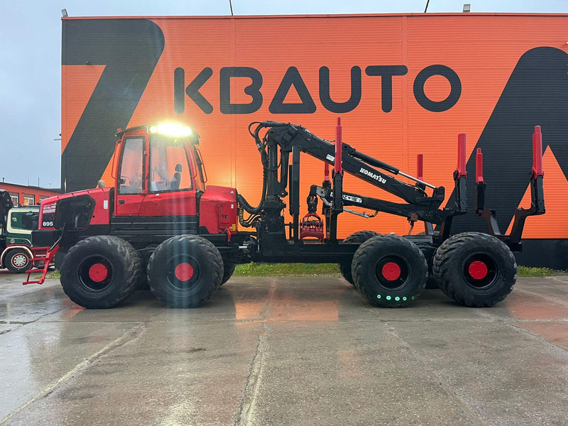 Komatsu 895 8x8 LOADFLEX / CRANE 165F - Erdészeti pótkocsi: 3 kép. Komatsu 895 8x8 LOADFLEX / CRANE 165F - Erdészeti pótkocsi: 3 kép.