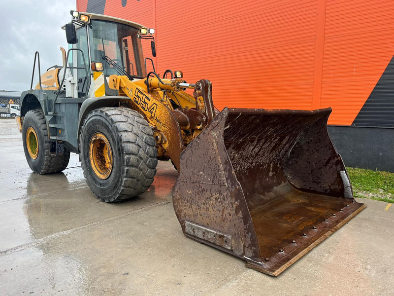 Liebherr L 554 4x4 AC / CENTRL LUBRICATION - Gumikerekes homlokrakodó: 4 kép. Liebherr L 554 4x4 AC / CENTRL LUBRICATION - Gumikerekes homlokrakodó: 4 kép.