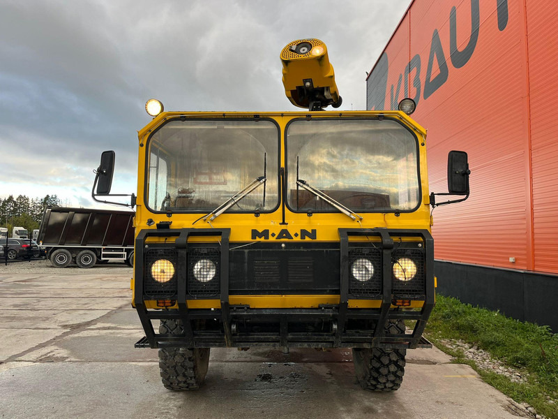 MAN DAF 14.440 4x4 Rosenbauer R280HN2 / 2800 l/min - 15 bar / 300 l/min - 40 bar / tanks 178 + 1546 l - Tűzoltóautó: 3 kép. MAN DAF 14.440 4x4 Rosenbauer R280HN2 / 2800 l/min - 15 bar / 300 l/min - 40 bar / tanks 178 + 1546 l - Tűzoltóautó: 3 kép.