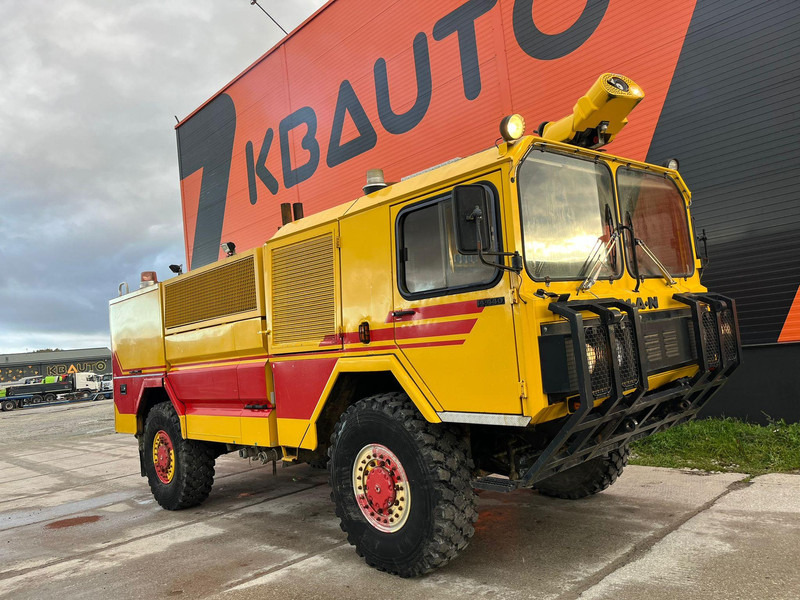MAN DAF 14.440 4x4 Rosenbauer R280HN2 / 2800 l/min - 15 bar / 300 l/min - 40 bar / tanks 178 + 1546 l - Tűzoltóautó: 4 kép. MAN DAF 14.440 4x4 Rosenbauer R280HN2 / 2800 l/min - 15 bar / 300 l/min - 40 bar / tanks 178 + 1546 l - Tűzoltóautó: 4 kép.