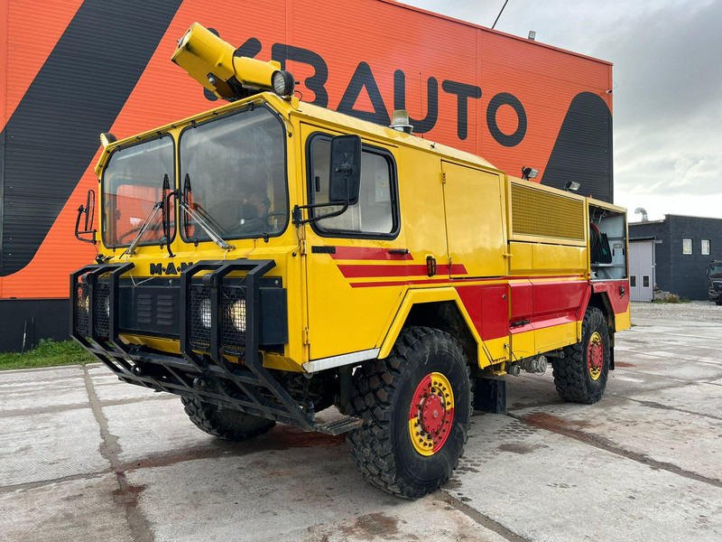 MAN DAF 14.440 4x4 Rosenbauer R280HN2 / 2800 l/min - 15 bar / 300 l/min - 40 bar / tanks 178 + 1546 l - Tűzoltóautó: 2 kép. MAN DAF 14.440 4x4 Rosenbauer R280HN2 / 2800 l/min - 15 bar / 300 l/min - 40 bar / tanks 178 + 1546 l - Tűzoltóautó: 2 kép.