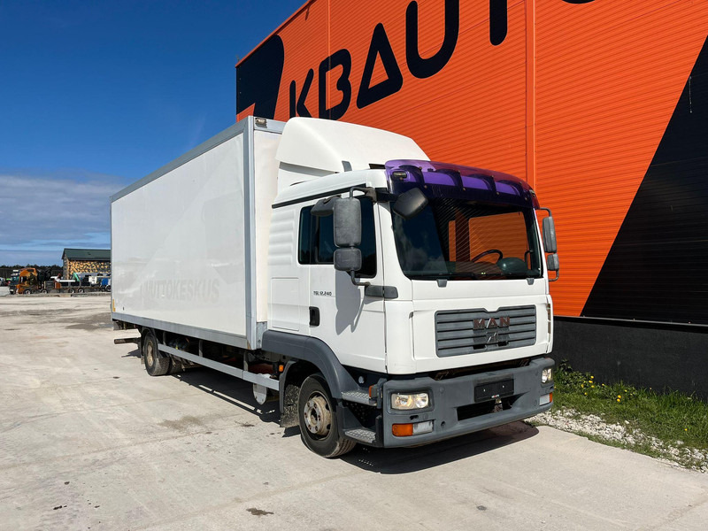 MAN TGL 12.240 4x2 BOX L=6812 mm - Dobozos felépítményű teherautó: 3 kép. MAN TGL 12.240 4x2 BOX L=6812 mm - Dobozos felépítményű teherautó: 3 kép.