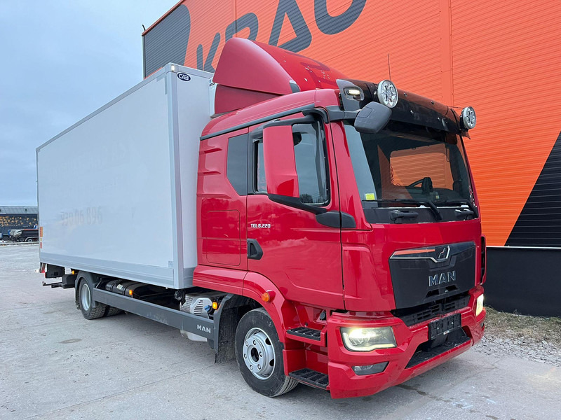 MAN TGL 8.220 4x2 THERMOKING V-800MAX / BOX L=6135 mm - Hűtős teherautó: 4 kép. MAN TGL 8.220 4x2 THERMOKING V-800MAX / BOX L=6135 mm - Hűtős teherautó: 4 kép.