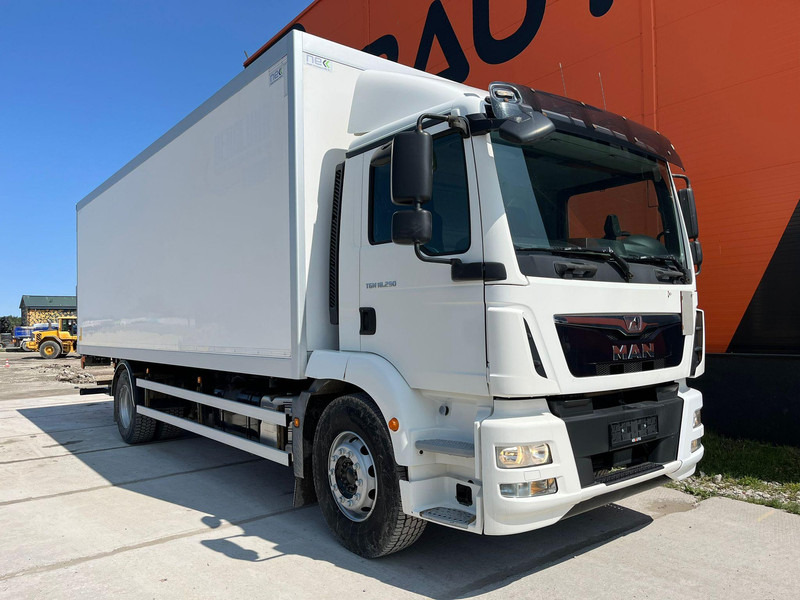 MAN TGM 18.290 4x2 BOX L=7543 mm - Dobozos felépítményű teherautó: 4 kép. MAN TGM 18.290 4x2 BOX L=7543 mm - Dobozos felépítményű teherautó: 4 kép.