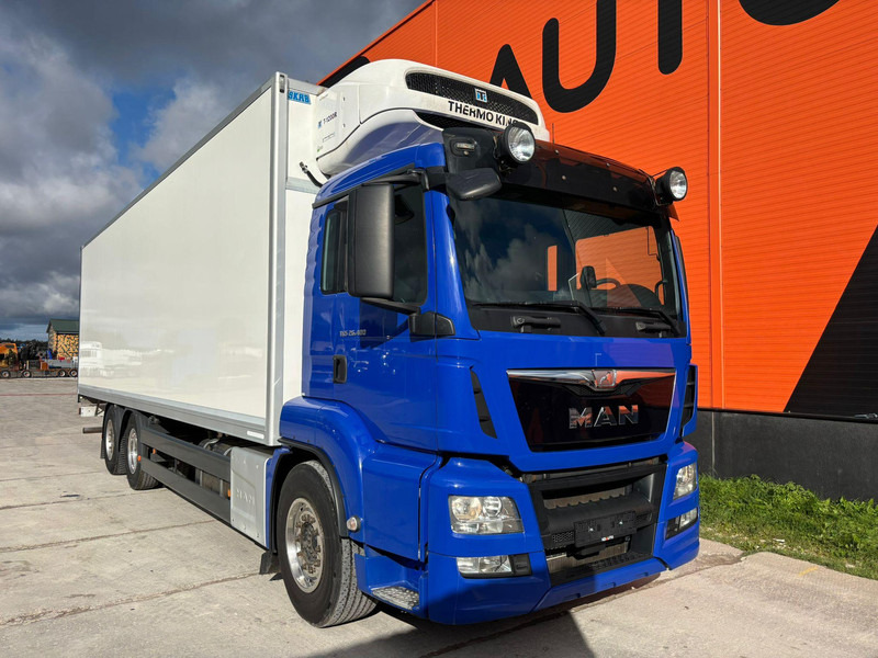 MAN TGS 26.480 6x2*4 THERMOKING T-1200R / BOX L=9323 mm - Hűtős teherautó: 4 kép. MAN TGS 26.480 6x2*4 THERMOKING T-1200R / BOX L=9323 mm - Hűtős teherautó: 4 kép.