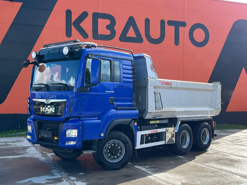 MAN TGS 26.500 6x6 HYDRODRIVE / BOX L=4545 mm - Billenőplatós teherautó: 1 kép. MAN TGS 26.500 6x6 HYDRODRIVE / BOX L=4545 mm - Billenőplatós teherautó: 1 kép.