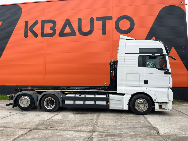 MAN TGX 26.500 6x2*4 HIAB XR 21 ton / CHASSIS L=5300 mm - Horgos rakodó teherautó: 4 kép. MAN TGX 26.500 6x2*4 HIAB XR 21 ton / CHASSIS L=5300 mm - Horgos rakodó teherautó: 4 kép.