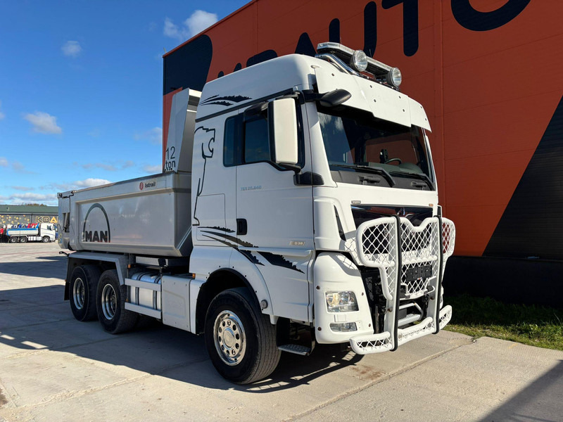 MAN TGX 26.640 6x4 FULL STEEL / INTARDER / BOX L=4667 mm - Billenőplatós teherautó: 4 kép. MAN TGX 26.640 6x4 FULL STEEL / INTARDER / BOX L=4667 mm - Billenőplatós teherautó: 4 kép.
