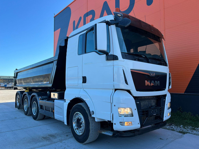 MAN TGX 35.480 8x4*4 BOX L=6105 mm - Billenőplatós teherautó: 4 kép. MAN TGX 35.480 8x4*4 BOX L=6105 mm - Billenőplatós teherautó: 4 kép.