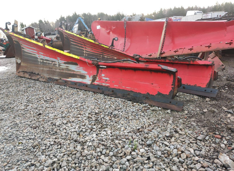 Mählers SP14/45B SIDE WING PLOW / KÜLJE SAHK - Hóeltakarító gép: 1 kép. Mählers SP14/45B SIDE WING PLOW / KÜLJE SAHK - Hóeltakarító gép: 1 kép.