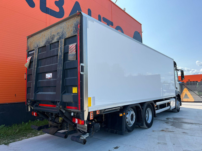 Mercedes-Benz Actros 2545 6x2 BOX L=7526 mm - Dobozos felépítményű teherautó: 5 kép. Mercedes-Benz Actros 2545 6x2 BOX L=7526 mm - Dobozos felépítményű teherautó: 5 kép.