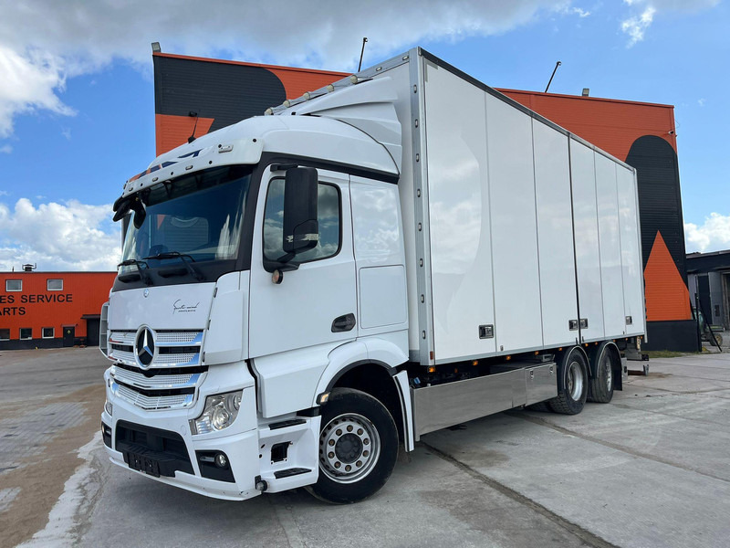 Mercedes-Benz Actros 2551 6x2*4 BOX L=7401mm - Dobozos felépítményű teherautó: 2 kép. Mercedes-Benz Actros 2551 6x2*4 BOX L=7401mm - Dobozos felépítményű teherautó: 2 kép.