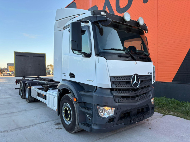 Mercedes-Benz Antos 2545 6x2 RETARDER / CHASSIS L=7812 mm - Alvaz teherautó: 4 kép. Mercedes-Benz Antos 2545 6x2 RETARDER / CHASSIS L=7812 mm - Alvaz teherautó: 4 kép.