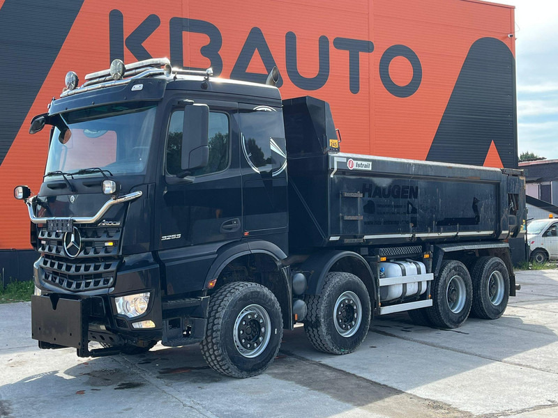 Mercedes-Benz Arocs 3253 8x4 RETARDER / SNOW PLOW EQUIPMENT - Billenőplatós teherautó: 1 kép. Mercedes-Benz Arocs 3253 8x4 RETARDER / SNOW PLOW EQUIPMENT - Billenőplatós teherautó: 1 kép.