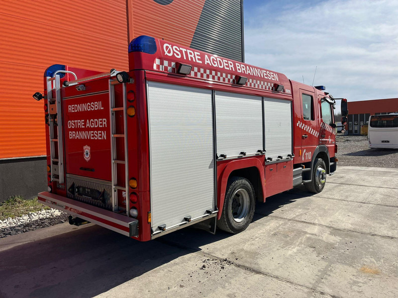 Mercedes-Benz Atego 1329 4x2 - Tűzoltóautó: 4 kép. Mercedes-Benz Atego 1329 4x2 - Tűzoltóautó: 4 kép.