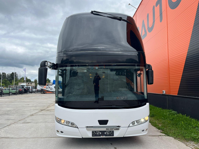 Neoplan SKYLINER L 6x2*4 77 SEATS / AC / AUXILIARY HEATING / WC - Emeletes busz: 2 kép. Neoplan SKYLINER L 6x2*4 77 SEATS / AC / AUXILIARY HEATING / WC - Emeletes busz: 2 kép.