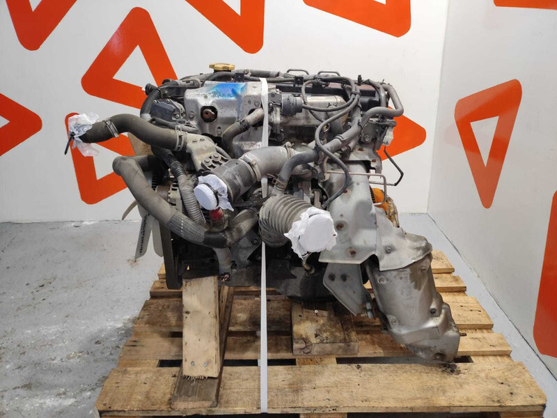 Nissan NT 400 CABSTAR ENGINE YD25DDTI / LOW MILEAGE 25704 km - Motor - Teherautó: 1 kép. Nissan NT 400 CABSTAR ENGINE YD25DDTI / LOW MILEAGE 25704 km - Motor - Teherautó: 1 kép.