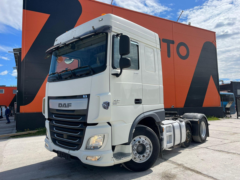 DAF XF 440 FTP 6x2 - Nyergesvontató: 2 kép. DAF XF 440 FTP 6x2 - Nyergesvontató: 2 kép.