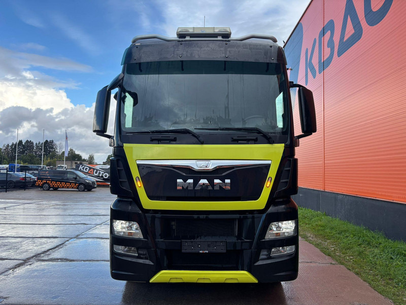 MAN TGX 28.480 6x2 XXL CAB / INTARDER / DOUBLE BOGIE - Nyergesvontató: 3 kép. MAN TGX 28.480 6x2 XXL CAB / INTARDER / DOUBLE BOGIE - Nyergesvontató: 3 kép.