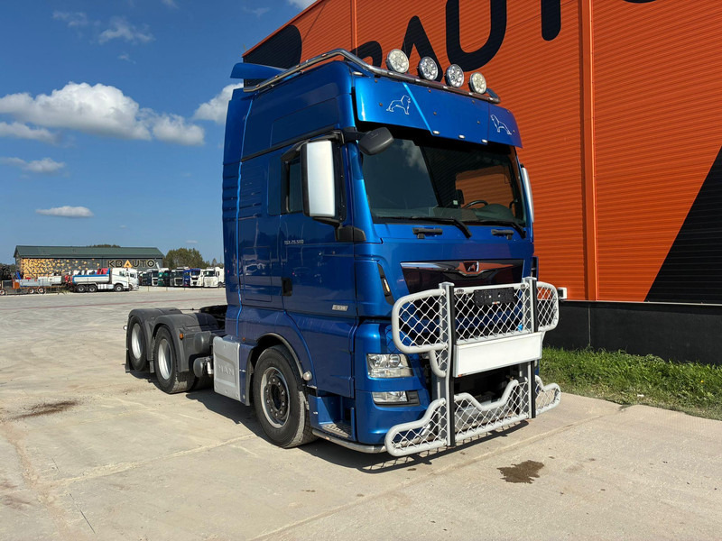 MAN TGX 28.580 6x2 XXL CAB / INTARDER / DOUBLE BOGIE - Nyergesvontató: 4 kép. MAN TGX 28.580 6x2 XXL CAB / INTARDER / DOUBLE BOGIE - Nyergesvontató: 4 kép.