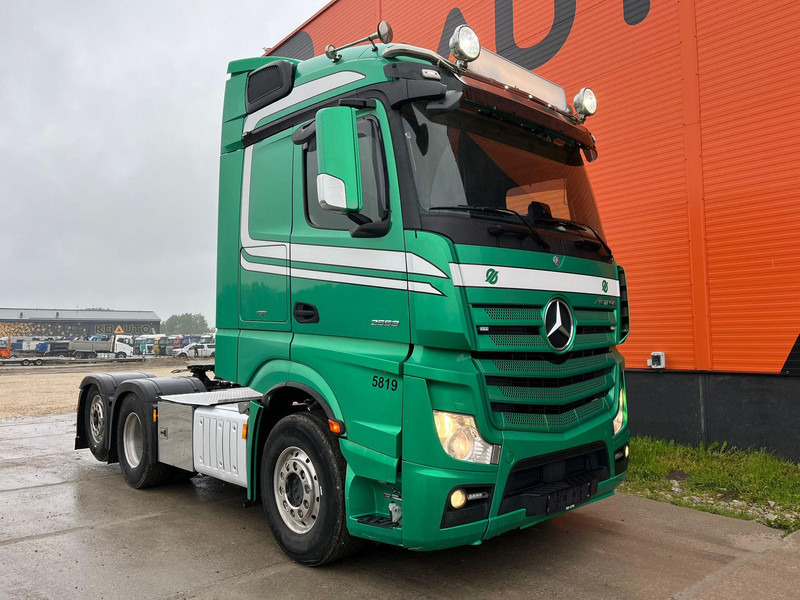 Mercedes-Benz Actros 2553 6x2 STREAMSPACE / RETARDER / PTO - Nyergesvontató: 4 kép. Mercedes-Benz Actros 2553 6x2 STREAMSPACE / RETARDER / PTO - Nyergesvontató: 4 kép.