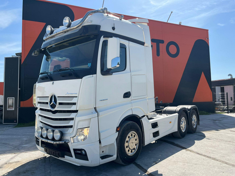 Mercedes-Benz Actros 2858 6x4 BIG SPACE / RETARDER / PTO / ADR - Nyergesvontató: 2 kép. Mercedes-Benz Actros 2858 6x4 BIG SPACE / RETARDER / PTO / ADR - Nyergesvontató: 2 kép.