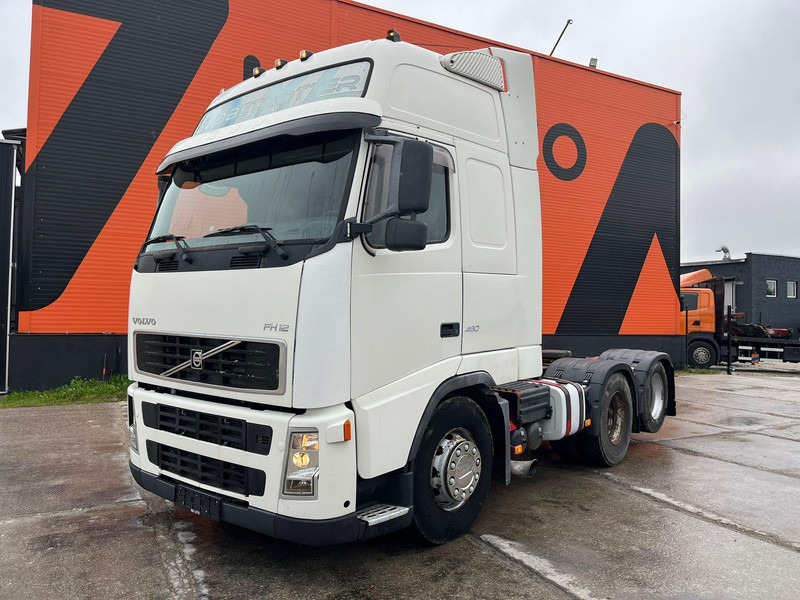 Volvo FH 12 460 6x2 GLOBE XL / DOUBLE BOGIE - Nyergesvontató: 2 kép. Volvo FH 12 460 6x2 GLOBE XL / DOUBLE BOGIE - Nyergesvontató: 2 kép.
