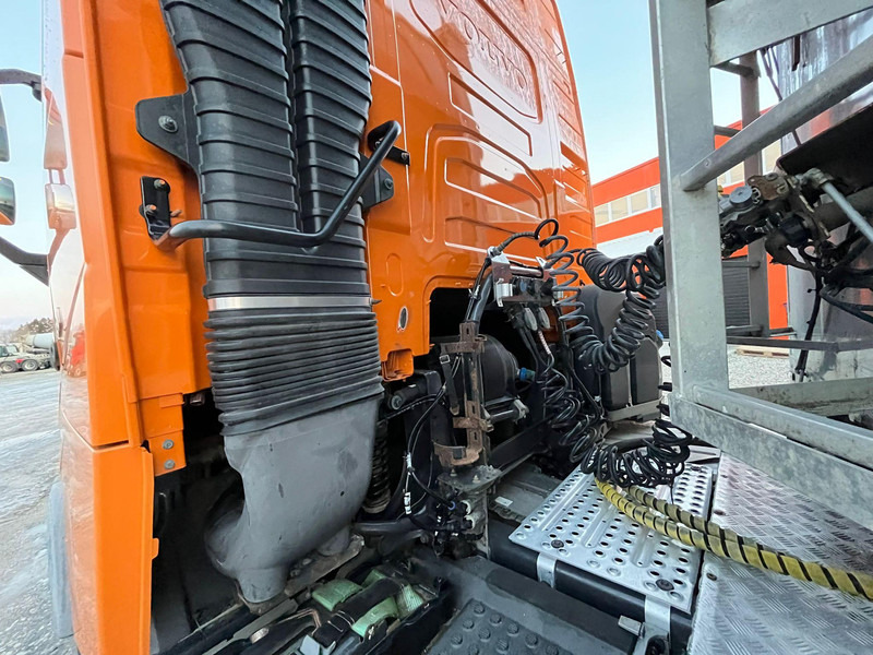 Nyergesvontató Volvo FH 460 6x2 HYDRAULICS: 11 kép.