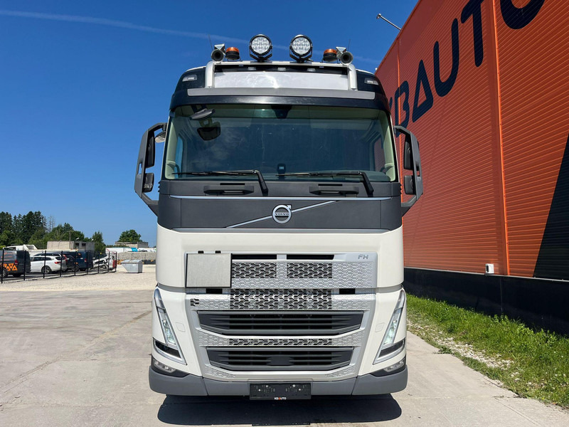 Volvo FH 500 6x2 GLOBE XL / HYDRAULICS / RETARDER / DOUBLE BOGIE - Nyergesvontató: 3 kép. Volvo FH 500 6x2 GLOBE XL / HYDRAULICS / RETARDER / DOUBLE BOGIE - Nyergesvontató: 3 kép.