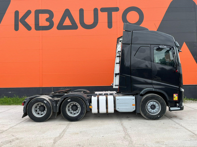 Volvo FH 500 6x4 TANDEM AXLE LIFT - Nyergesvontató: 5 kép. Volvo FH 500 6x4 TANDEM AXLE LIFT - Nyergesvontató: 5 kép.