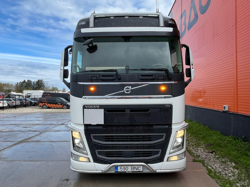 Volvo FH 540 6x2 ADR / GLOBE XL / HYDRAULICS / RETARDER / DOUBLE BOGIE - Nyergesvontató: 2 kép. Volvo FH 540 6x2 ADR / GLOBE XL / HYDRAULICS / RETARDER / DOUBLE BOGIE - Nyergesvontató: 2 kép.