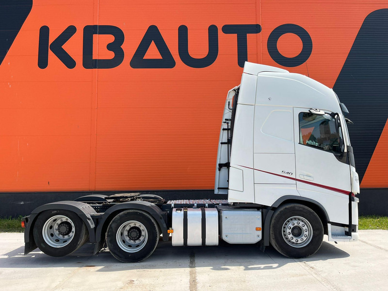 Volvo FH 540 6x2 GLOBE XL / DOUBLE BOGIE - Nyergesvontató: 4 kép. Volvo FH 540 6x2 GLOBE XL / DOUBLE BOGIE - Nyergesvontató: 4 kép.