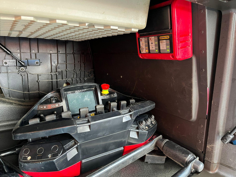 Volvo FH 540 8x4 PK 110002 + JIB + WINCH / COMBI / PLATFORM L=3662 mm lízing Volvo FH 540 8x4 PK 110002 + JIB + WINCH / COMBI / PLATFORM L=3662 mm: 13 kép. Volvo FH 540 8x4 PK 110002 + JIB + WINCH / COMBI / PLATFORM L=3662 mm lízing Volvo FH 540 8x4 PK 110002 + JIB + WINCH / COMBI / PLATFORM L=3662 mm: 13 kép.