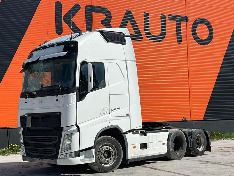 Volvo FH 540 DAMAGED ! / GLOBE XL / HYDRAULICS / DOUBLE BOGIE - Nyergesvontató: 1 kép. Volvo FH 540 DAMAGED ! / GLOBE XL / HYDRAULICS / DOUBLE BOGIE - Nyergesvontató: 1 kép.