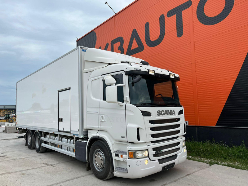 Scania G 440 6x2*4 EURO 6 ! / RETARDER / BOX L=8427 mm - Hűtős teherautó: 3 kép. Scania G 440 6x2*4 EURO 6 ! / RETARDER / BOX L=8427 mm - Hűtős teherautó: 3 kép.