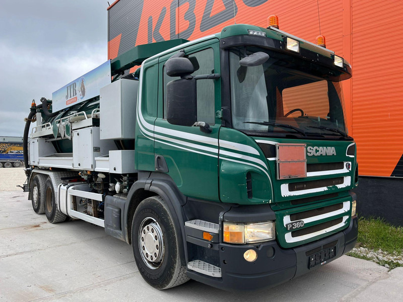 Scania P 360 6x2*4 Larsen A/S TANK 10000 l / VACUUM Vacustar W1300R / PRESSURE Uraca F716 - Szippantós autó: 3 kép. Scania P 360 6x2*4 Larsen A/S TANK 10000 l / VACUUM Vacustar W1300R / PRESSURE Uraca F716 - Szippantós autó: 3 kép.