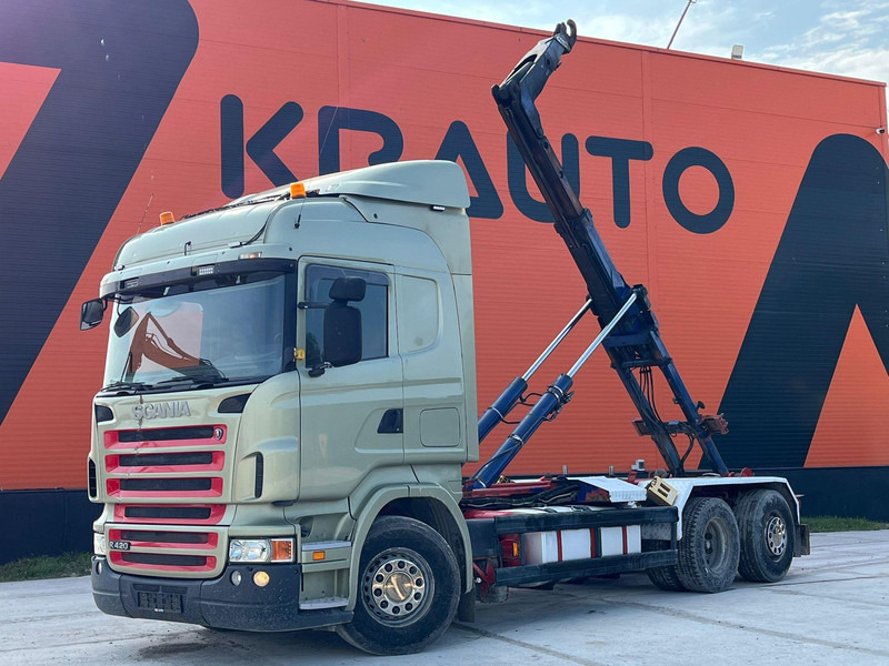 Scania R 420 6x2 PALFINGER T 20 ton / L=5450 mm / RETARDER - Horgos rakodó teherautó: 2 kép. Scania R 420 6x2 PALFINGER T 20 ton / L=5450 mm / RETARDER - Horgos rakodó teherautó: 2 kép.