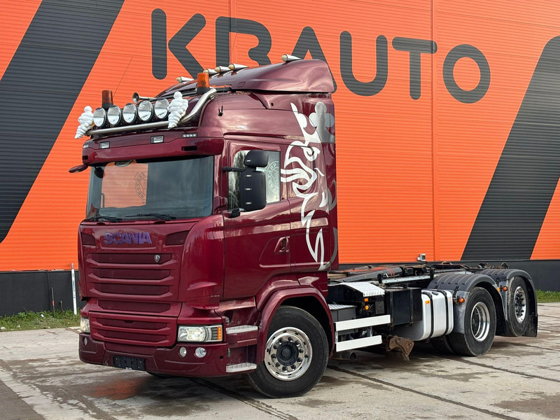 Scania R 490 6x2*4 UNDERBODY SCRAPER / RETARDER / PALIFT L=5400 mm - Horgos rakodó teherautó: 1 kép. Scania R 490 6x2*4 UNDERBODY SCRAPER / RETARDER / PALIFT L=5400 mm - Horgos rakodó teherautó: 1 kép.