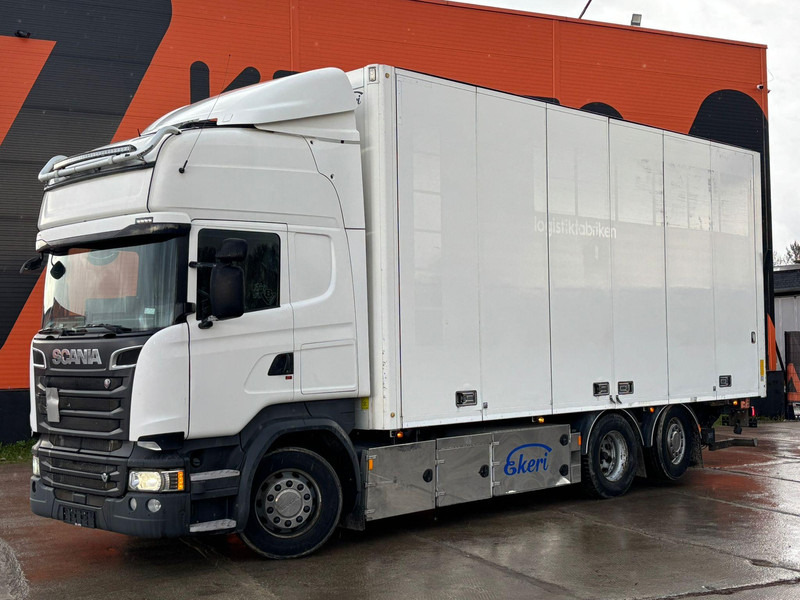 Scania R 580 6x2*4 BOX L=7394 mm - Dobozos felépítményű teherautó: 1 kép. Scania R 580 6x2*4 BOX L=7394 mm - Dobozos felépítményű teherautó: 1 kép.