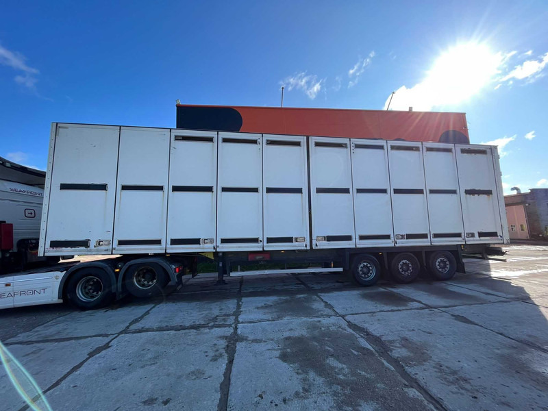 Schmitz Cargobull NKS SCB S3B BOX L=13682 mm - Félpótkocsi állatszállító: 1 kép. Schmitz Cargobull NKS SCB S3B BOX L=13682 mm - Félpótkocsi állatszállító: 1 kép.