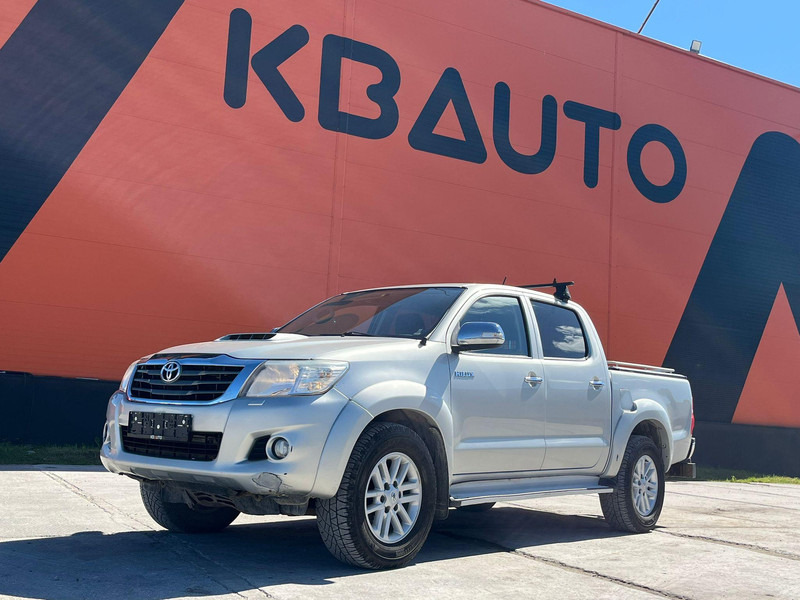 Toyota Hilux 4x4 - Autó: 1 kép. Toyota Hilux 4x4 - Autó: 1 kép.