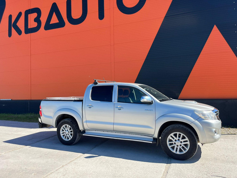 Toyota Hilux 4x4 - Pickup: 5 kép. Toyota Hilux 4x4 - Pickup: 5 kép.