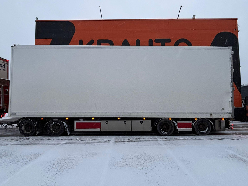 Vak V-4-40 SAF AXLES - Pótkocsi hűtős: 3 kép. Vak V-4-40 SAF AXLES - Pótkocsi hűtős: 3 kép.