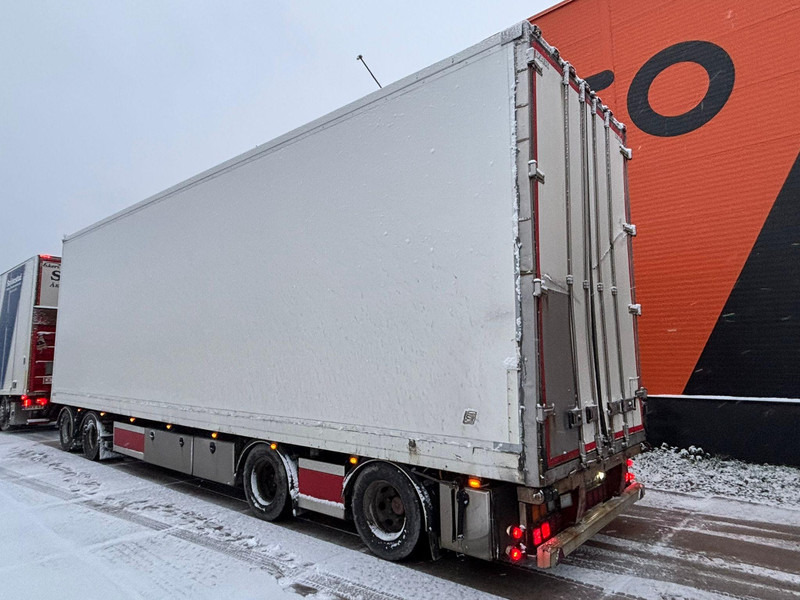 Vak V-4-40 SAF AXLES - Pótkocsi hűtős: 4 kép. Vak V-4-40 SAF AXLES - Pótkocsi hűtős: 4 kép.